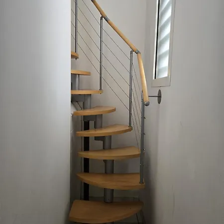 Maison Familiale, Proche