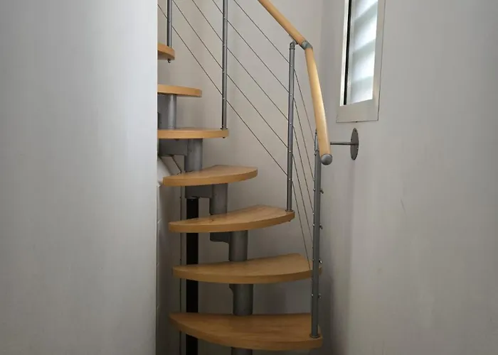 Maison Familiale, Proche