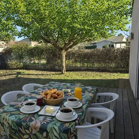 Maison Familiale, Proche *